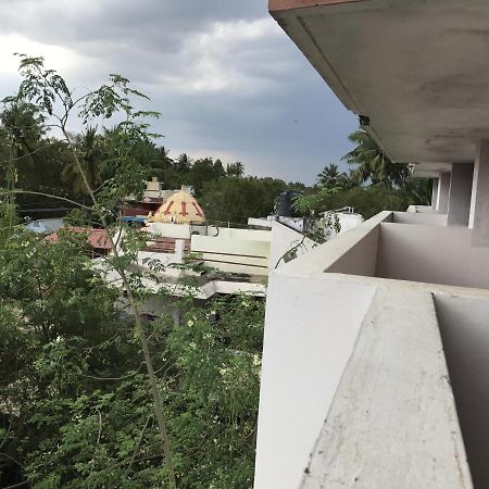 Sr Mahal & Lodge Kumbakonam Eksteriør billede